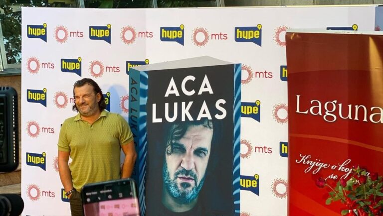 Аца Лукас: Пеев дури и кога почина баба ми