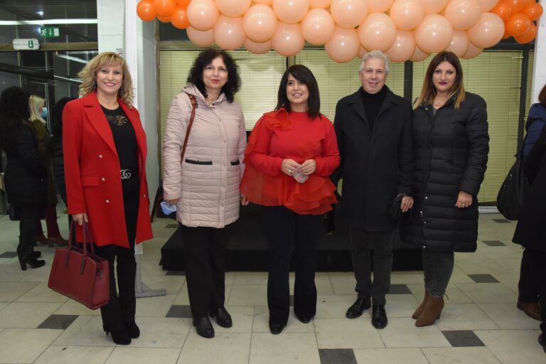 Голема посетеност на изложбата која вечерва беше организирана од страна на Унијата на жени-при ОК на ВМРО-ДПМНЕ-Прилеп