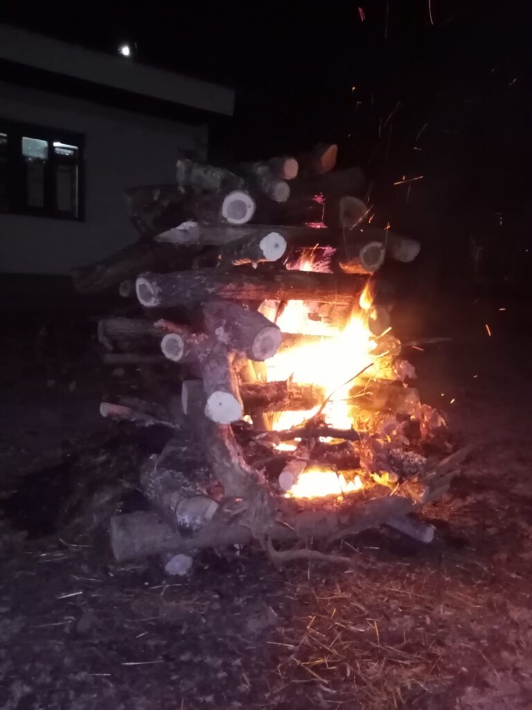 Општина Демир Хисар обезбеди огревно дрво за традиционалната прослава на Василица за 31 василичарски оган