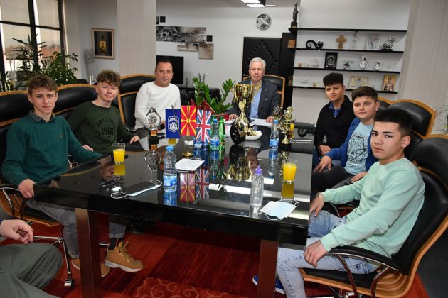 Денес Градоначалникот на Општина Прилеп ги прими членовите на Велосипедскиот клуб „Илинден„ кои ја освоија шампионската титула во младински категории