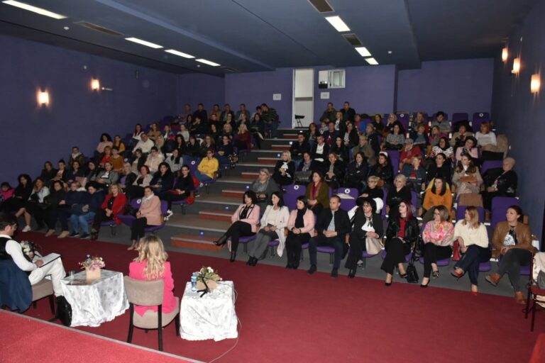 ГАЛЕРИЈА: Денес, во преполна сала Унијата на жени на ОК ВМРО-ДПМНЕ-Прилеп, одржа трибина на тема “Велигденската традиција во современото општество”