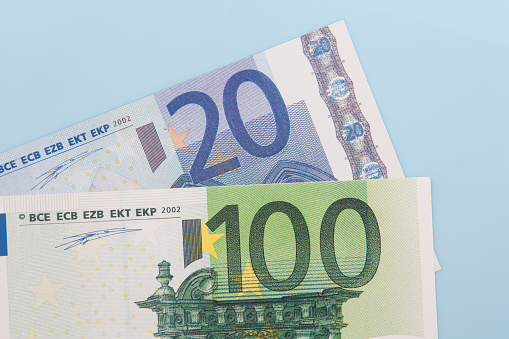 ФАТЕН НА КАМЕРА: Раководител на смена фатен  како зема мито од 120 евра