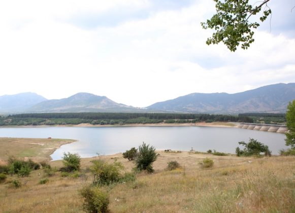 ДВЕ ВО ЕДНО: Еко акција за чистење на прилепското вештачко езеро и предавање за римската вила која постоела на брегот од езерото
