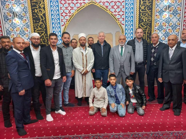 Градоначалникот Јовчески и Претседателот на Советот-Проданоски, во посета на местата каде што се слави Рамазан Бајрам