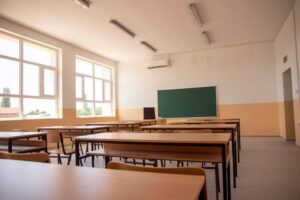 Толку од летниот распуст! Овој вторник започнува новата учебна година