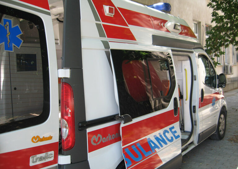 ЖАЛОСНО: Едно лице почина, а 20 се повредени во сообраќајна несреќa која се случи при излезот на Битола