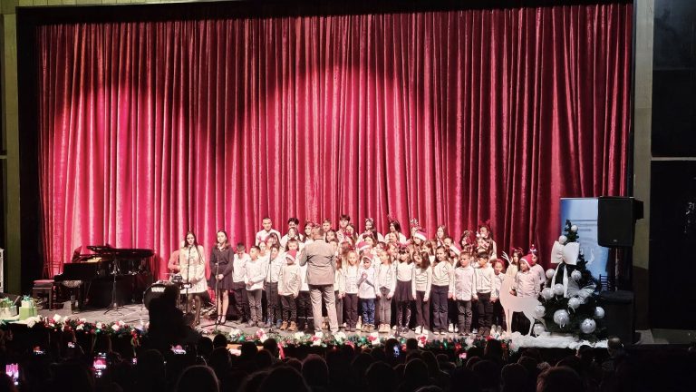 Погледнете! Одличен новогодишен концерт на Музичкото училиште ,,Ордан Михајлоски-Оцка” од Прилеп