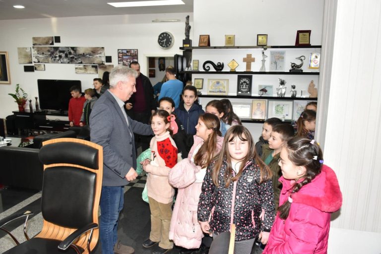 Можеби некое од овие дечиња во иднина ќе биде градоначалник на Општина Прилеп