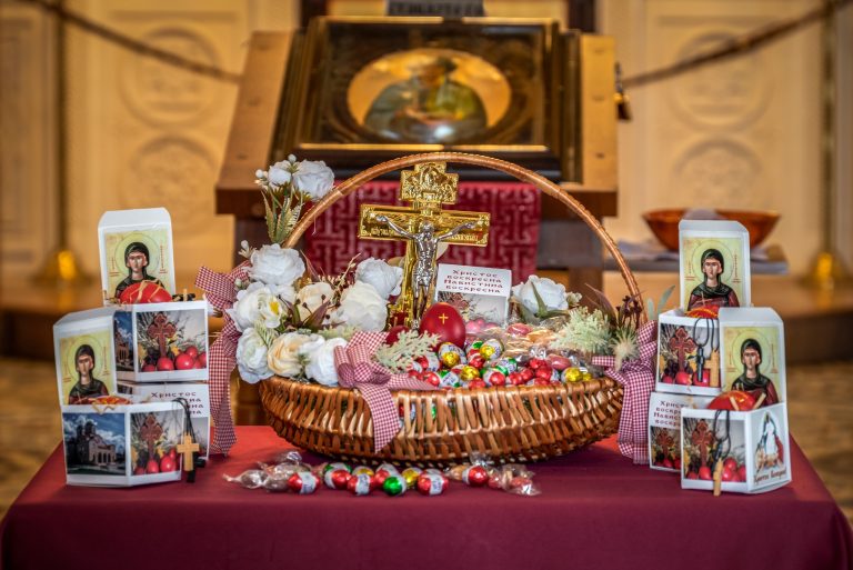 Подароци за сите дечиња кои ќе присуствуваат на утрешната утринска велигденска богослужба во храмот „Св. Петка“