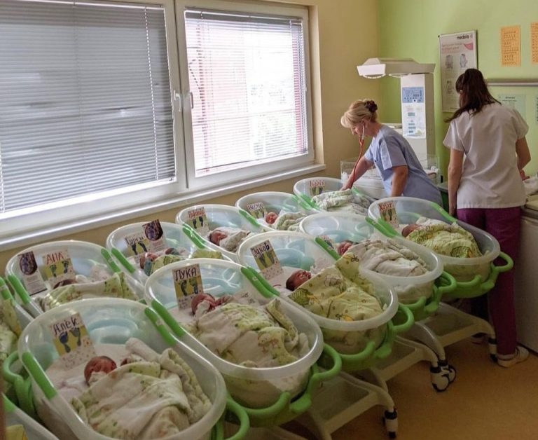 НА РАДОСТА И НЕМА КРАЈ: На свет пристигнаа вкупно 13 бебиња во болницата “Плодност”