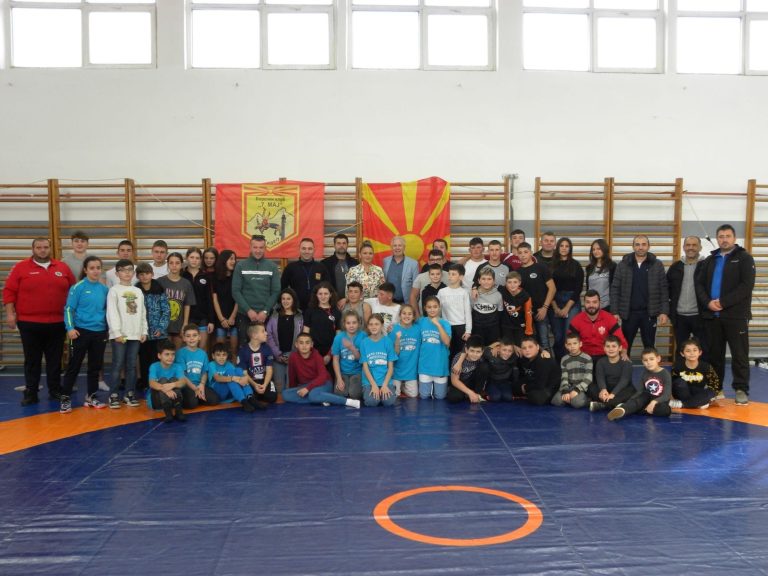 Осмо по ред – Општинско меѓуучилишно првенство во борење