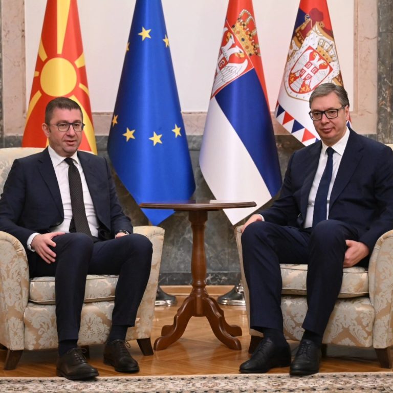 Мицкоски и Вучиќ разговараат за пругата Будимпешта-Белград-Скопје-Атина-Пиреја