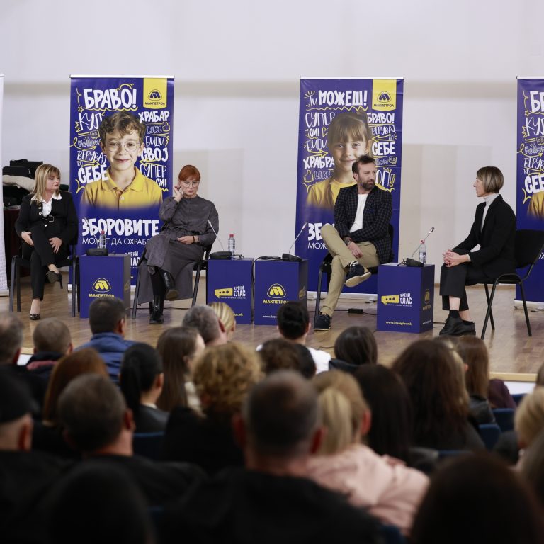 Крени Глас – Стоп за булинг! Сашко Коцев на едукативна средба наменета за родителите од Кочани, Виница и Берово