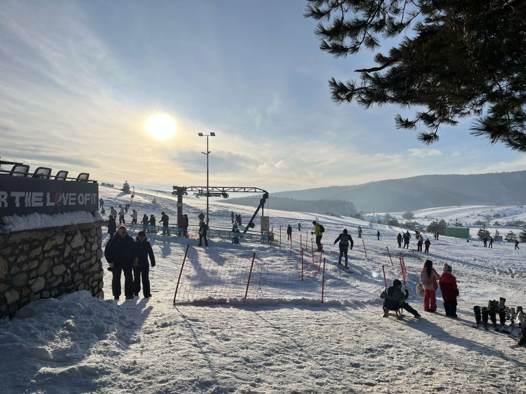 Насекаде ќе биде бело! Од вечерва, снег низ цела Македонија