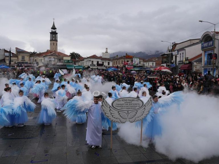Галерија! Ова се маските кои продефилираа на годинешниот прилепски карневал