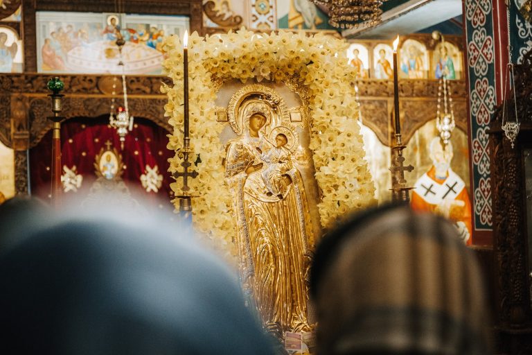 ВТОР ДЕН БОЖИК: Денес, црквата и оддава слава на ПРЕСВЕТАТА БОЖЈА МАЈКА