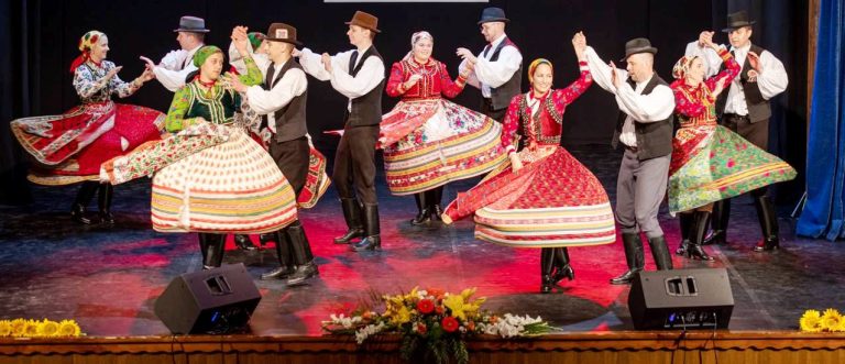 Овој петок во Прилеп! Вечер на унгарски танци пред платото на прилепскиот Центар за култура