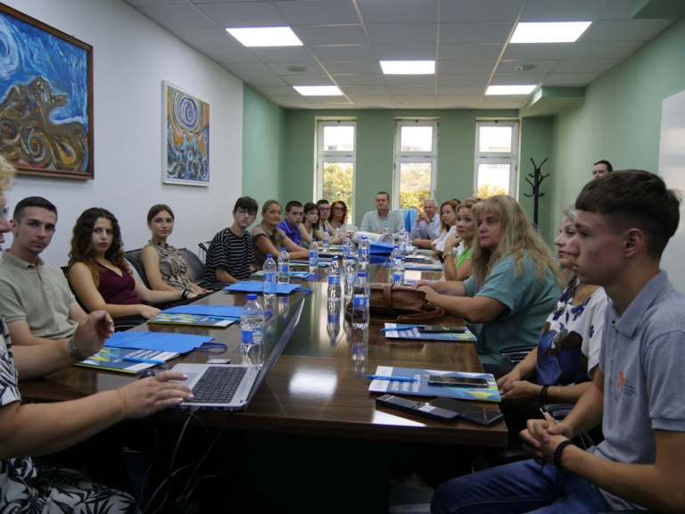 Прилеп е горд! Ова се наградените прилепски средношколци од програмата на Џуниор Ачивмент