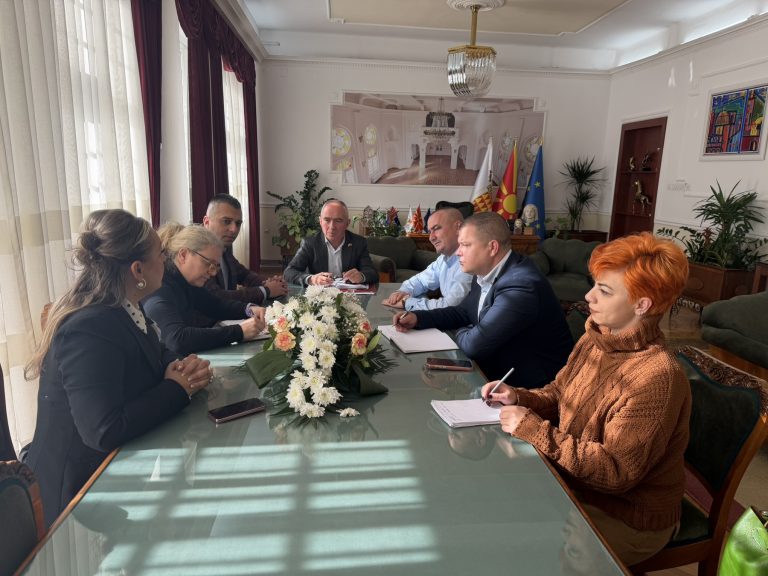 Битолскиот градоначалник Коњановски, го пречека неговиот колега од Пустец