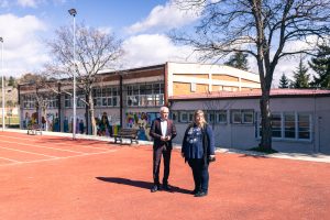 Битолскиот градоначалник во посета на ОУ „Елпида Караманди“ каде се врши реконструкција на дел од спортската сала