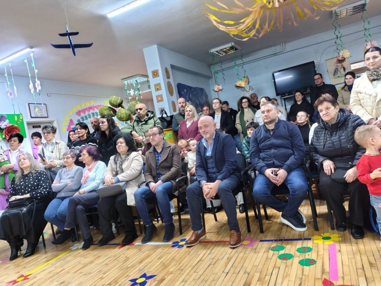 Чонески ја проследи свечената приредба по повод патрониот празник на крушевската градинка „Гонча Туфа“