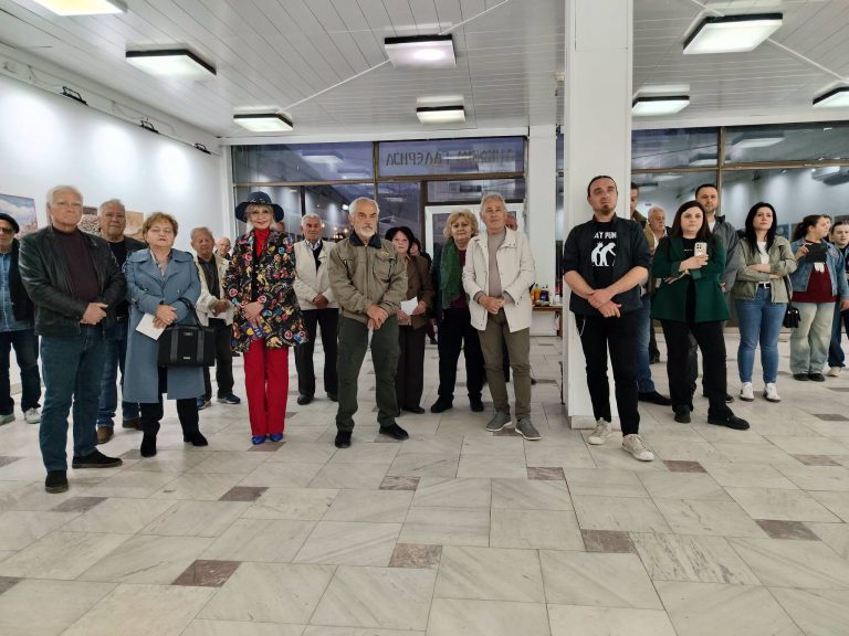 Синоќа во Прилеп беше прикажана изложбата на слики од Драган Верговски Алпи