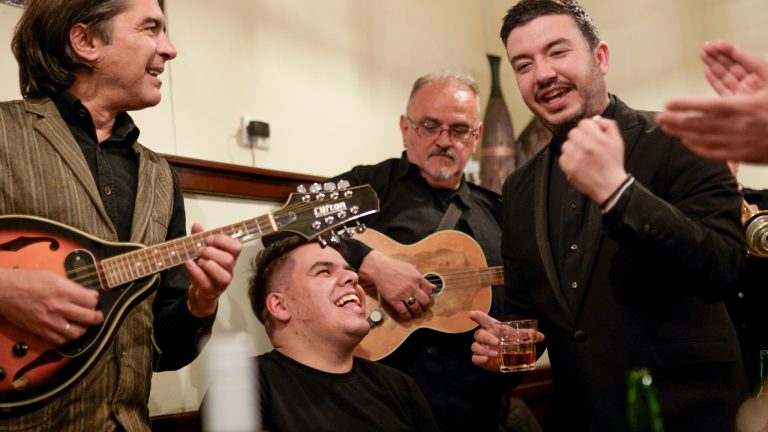 Незаменливиот Рубин Димкоски направи уште една одлична песна за Филип Николоски – момчето со ангелски глас