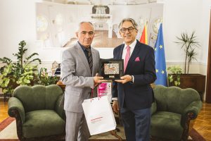 Коњановски го пречека амбасадорот Мариуш Бримора кој е во прва официјална посета на Општина Битола