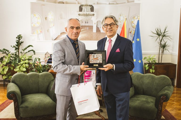 Коњановски го пречека амбасадорот Мариуш Бримора кој е во прва официјална посета на Општина Битола