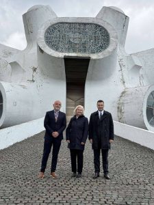 Крушевскиот градоначалник ја пречека амбасадорката на Кралството Норвешка, Н.Е. Кристин Мелсом, како и амбасадорот на Република Македонија во Кралството Норвешка, Н.Е. Дритон Кучи