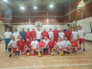 Со голема победа, прилепскиот одбојкараски тим ја започна новата сезона за одбојкари – ветерани