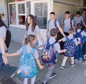 Денеска во ООУ “Климент Охридски” – средба на минатото, сегашноста и иднината