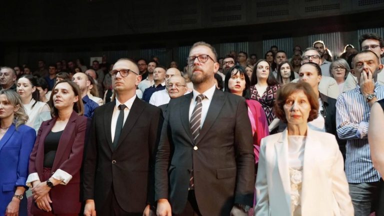Синоќа во Прилеп свечено се крена завесата на 60. јубилејно издание на Македонскиот театарски фестивал „Војдан Чернодрински“