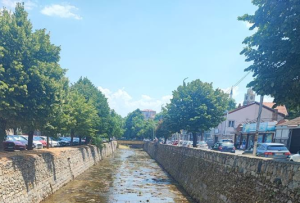 Битолчанец падна во реката Драгор – ТППЕ Битола со брза интервенција го извлече од реката